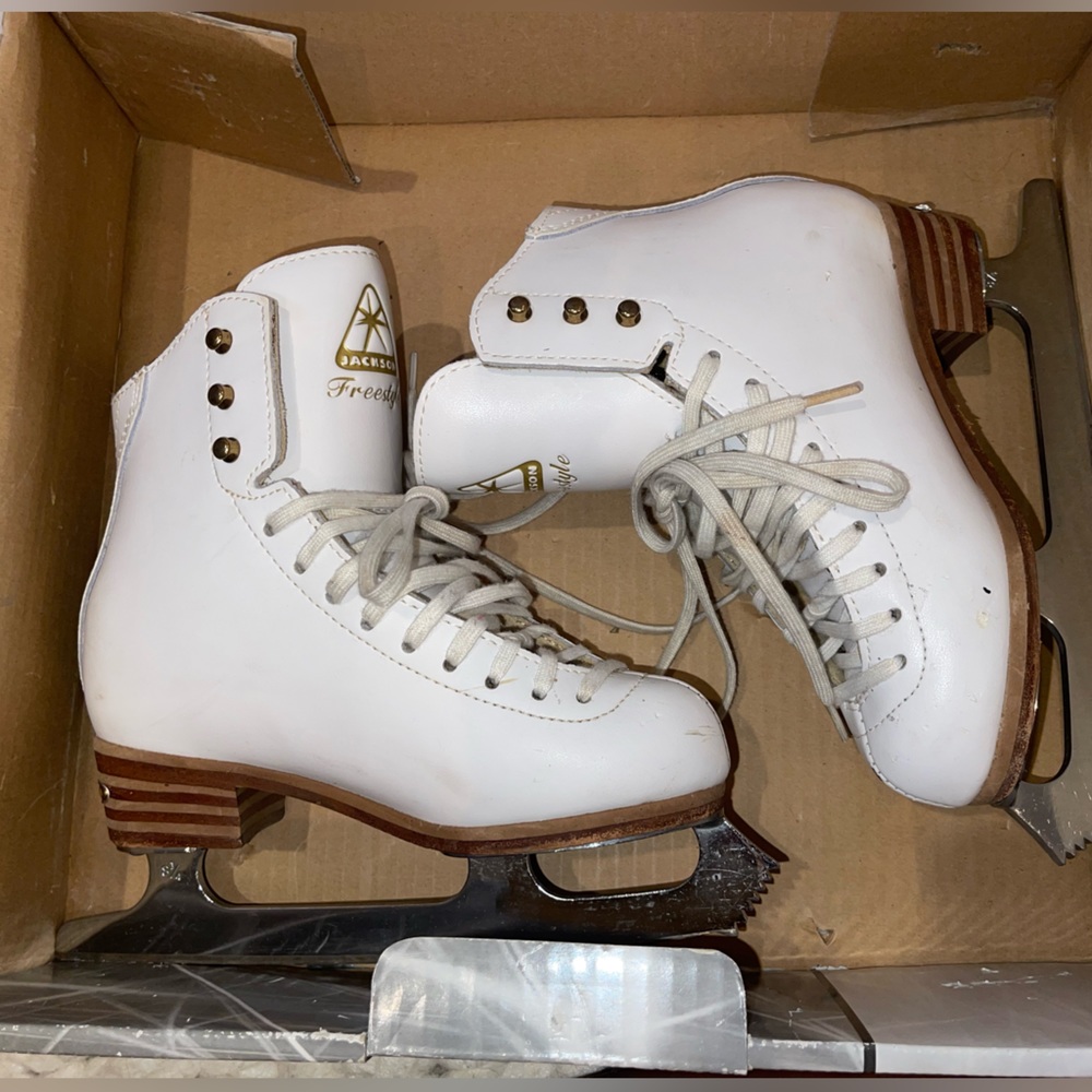 Jackson Ultima Mystique Girls Figure Skates
